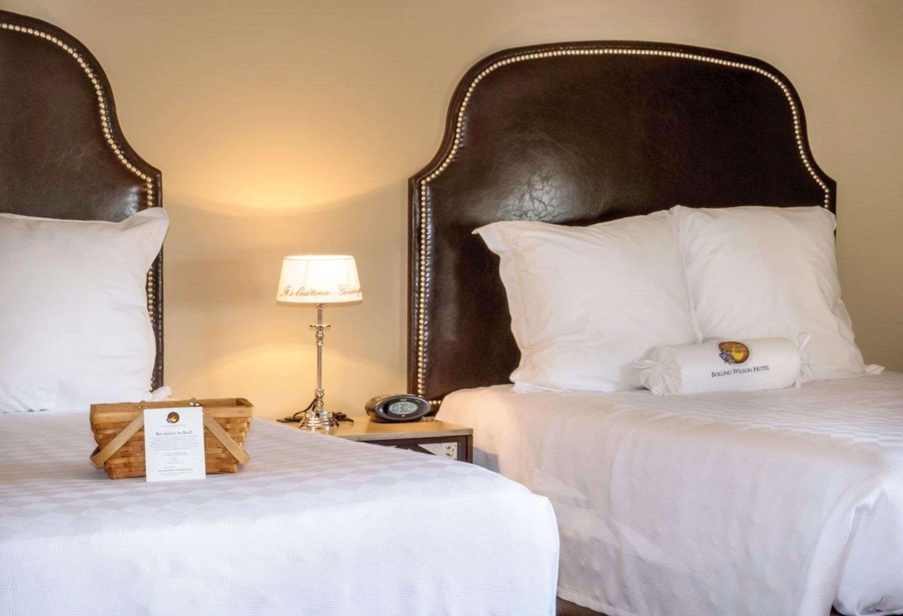 ווית'וויל The Bolling Wilson Hotel מראה חיצוני תמונה